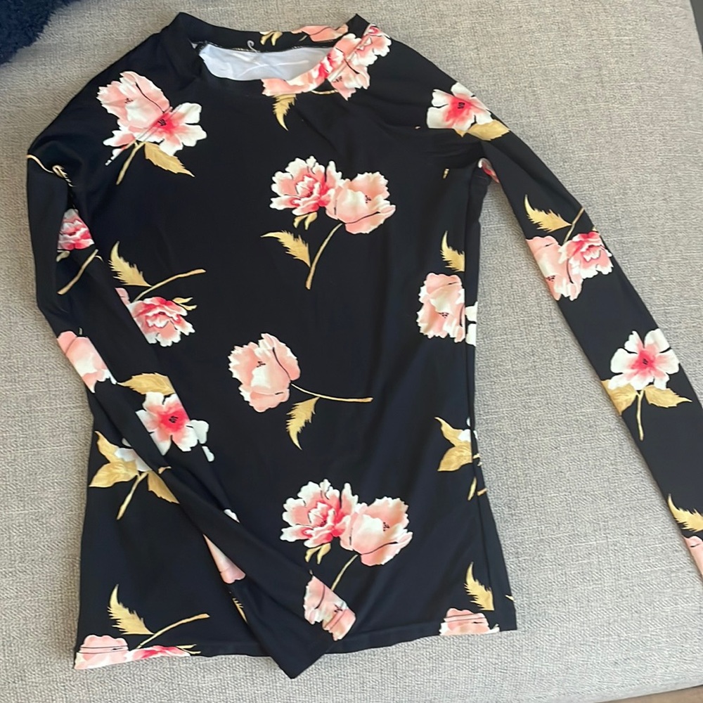 Billabong rash guard